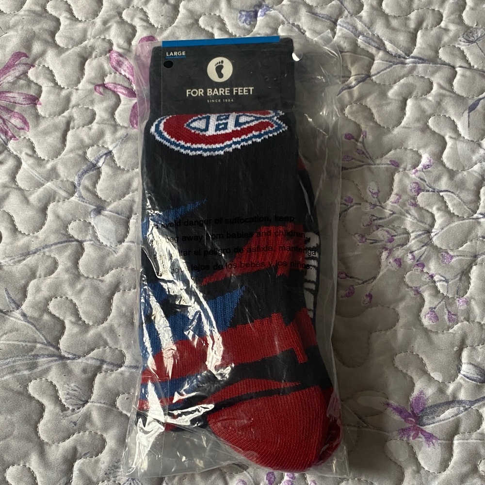 For Bare Feet unisex socks